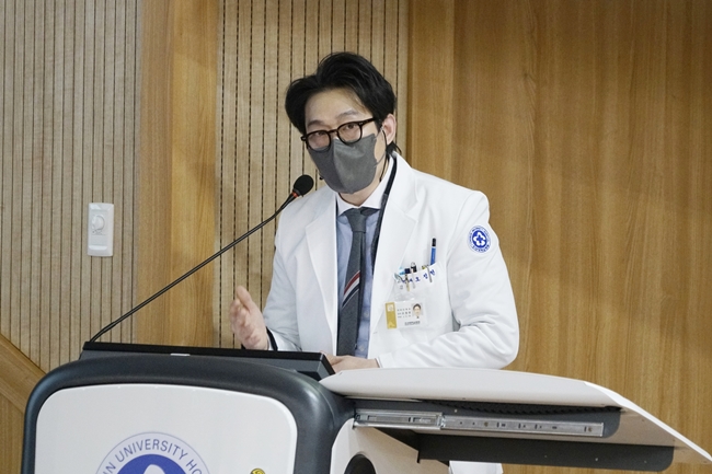 (홈페이지 업로드)20221229 조선대병원, 로봇수술센터 심포지엄 성료 사진9.JPG